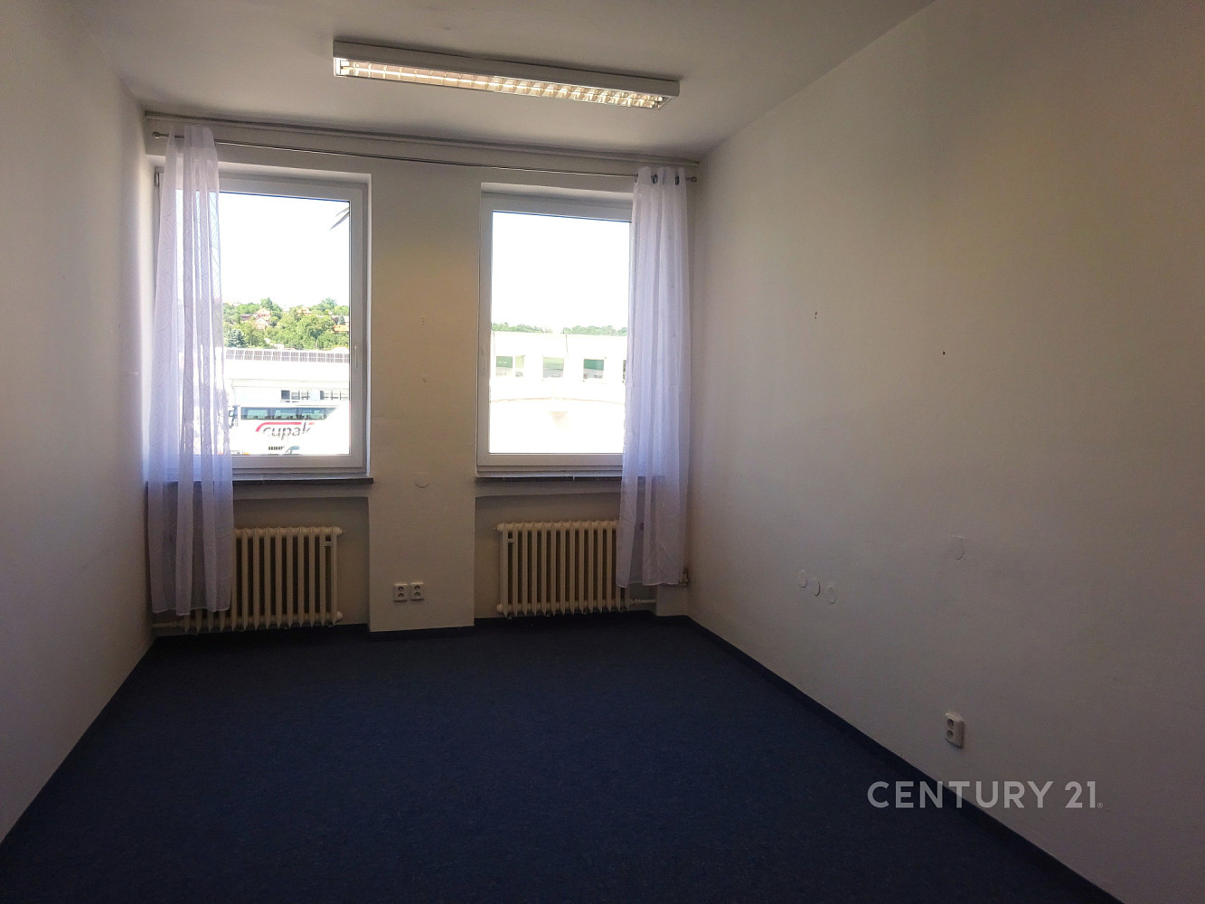 Pronájem kanceláře 22 m² – fotografie 3