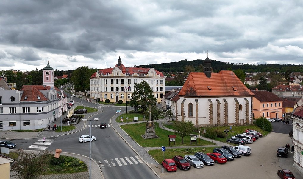 Prodej domu 764 m² s pozemkem 589 m², Starý Plzenec – náhled fotky 9