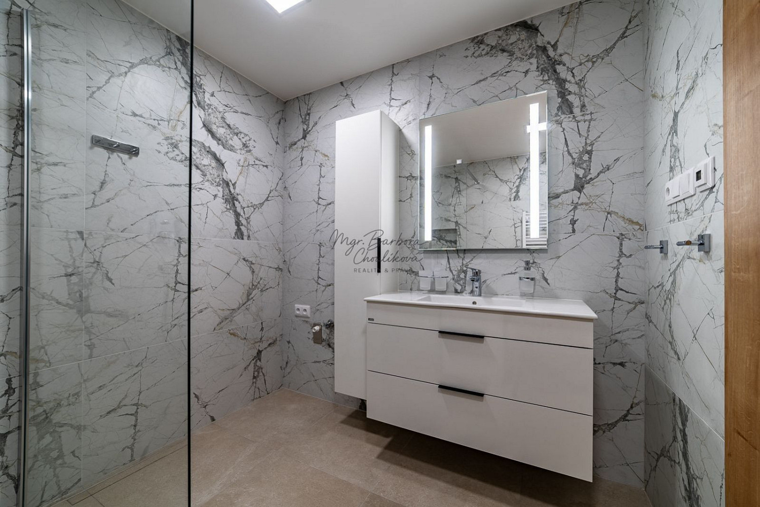 Pronájem bytu 4+kk 87 m² – fotografie 5