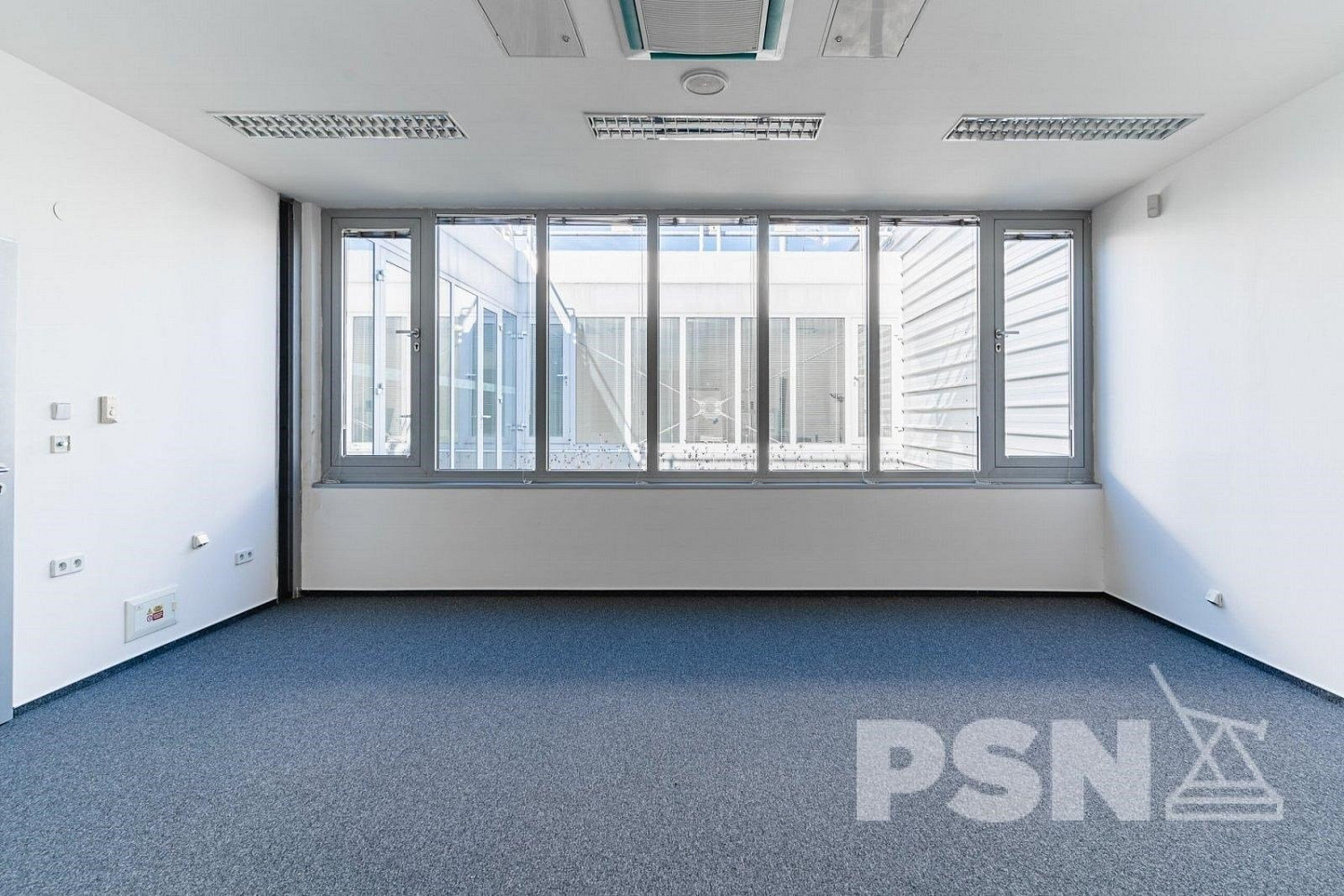 Pronájem kanceláře 25 m² — photo 3