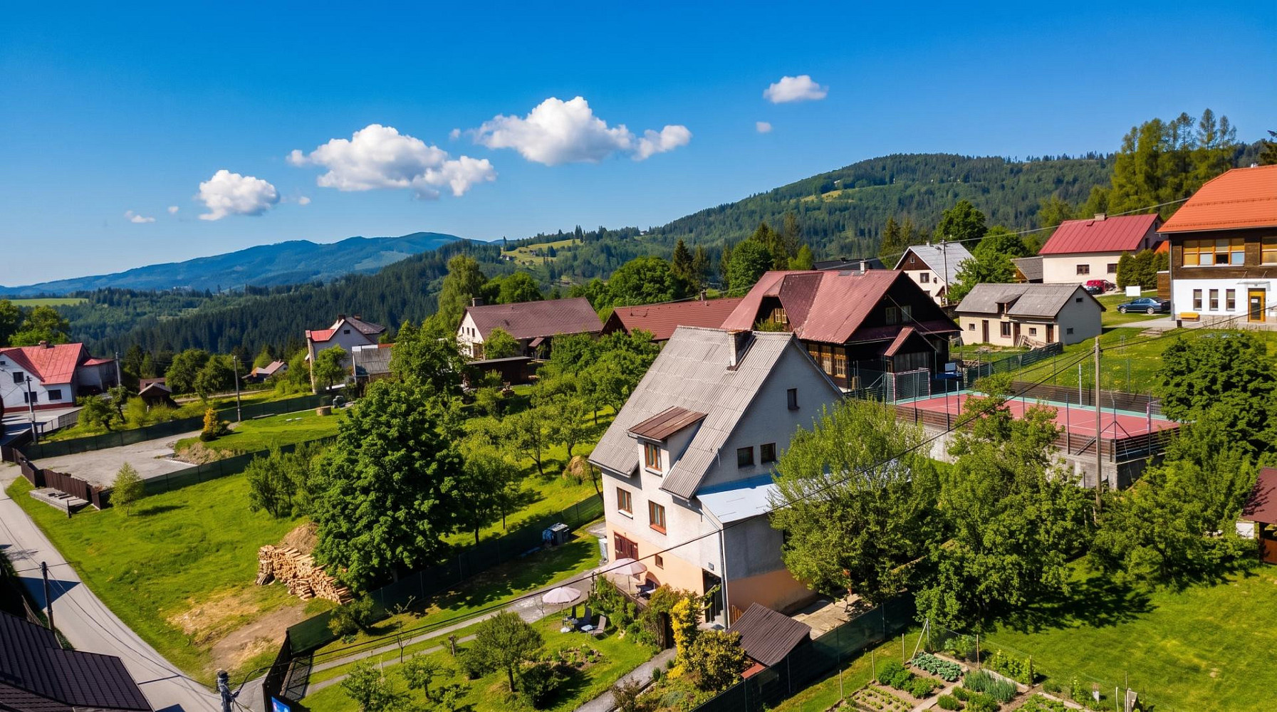Prodej domu 280 m² s pozemkem 1 882 m² — photo 2