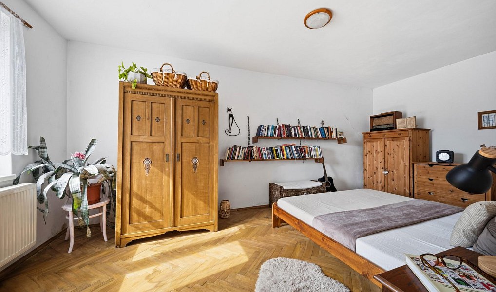 Prodej domu 228 m² s pozemkem 842 m², Holice – náhled fotky 16