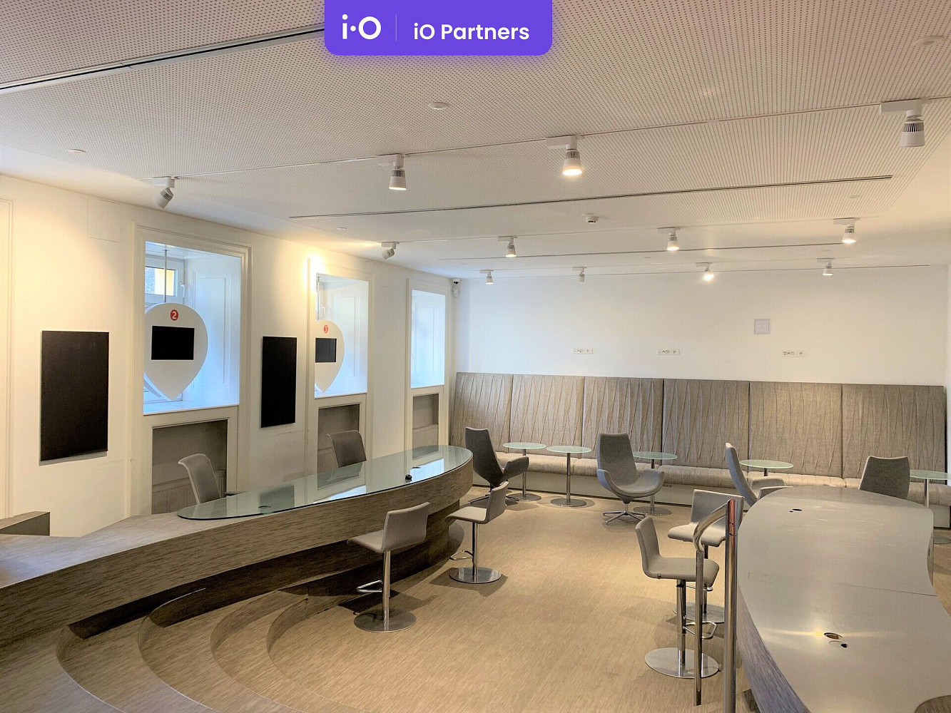 Pronájem kanceláře 526 m² – fotografie 2