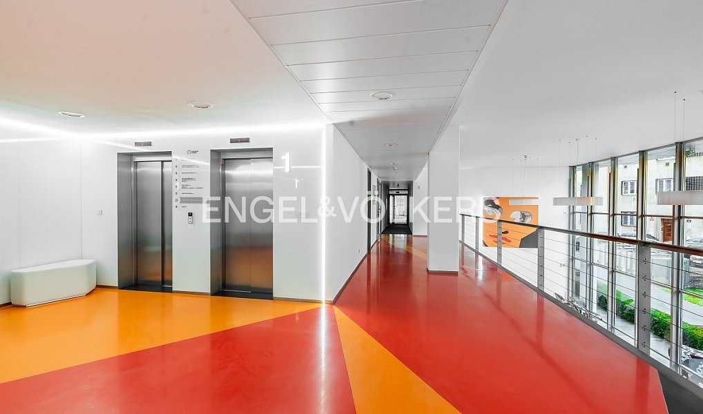 Pronájem kanceláře 974 m², Praha – náhled fotky 9