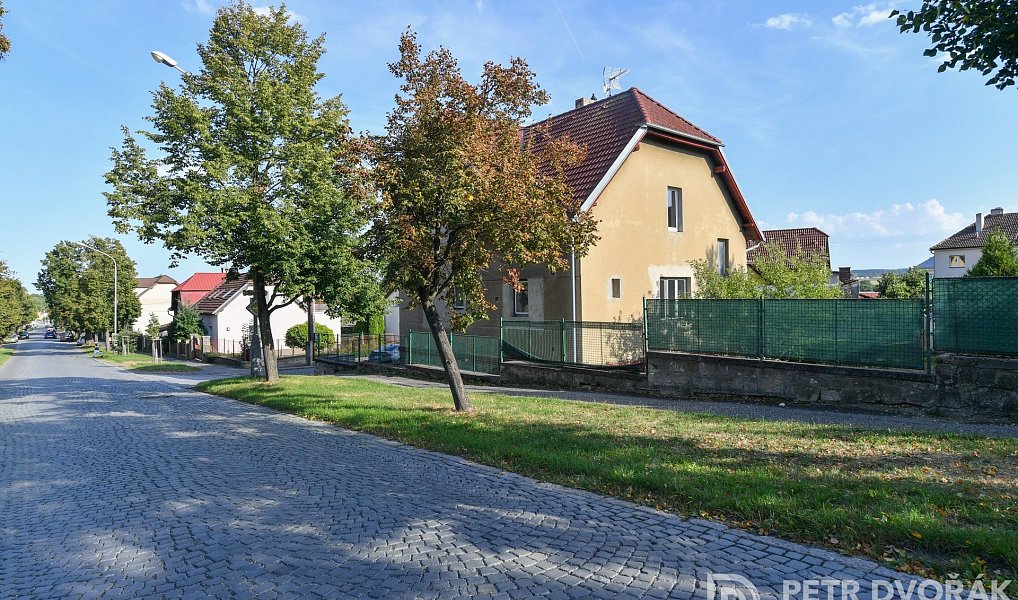 Prodej domu 161 m² s pozemkem 1 027 m², Úvaly – náhled fotky 3