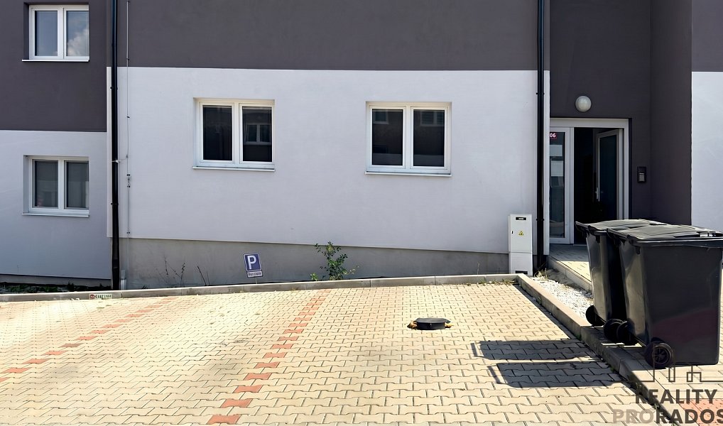 Prodej bytu 4+kk 80 m², Vochov – náhled fotky 22