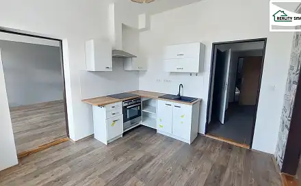 Pronájem bytu 2+1 75 m², Evropská, Cheb