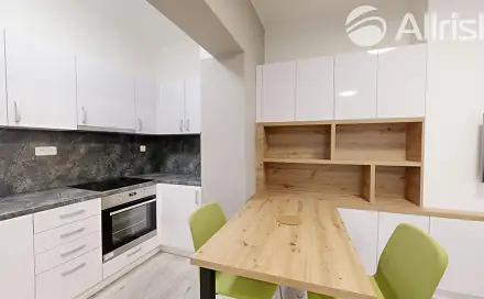 Pronájem bytu 1+kk 38 m², Dolní náměstí, Opava - Město