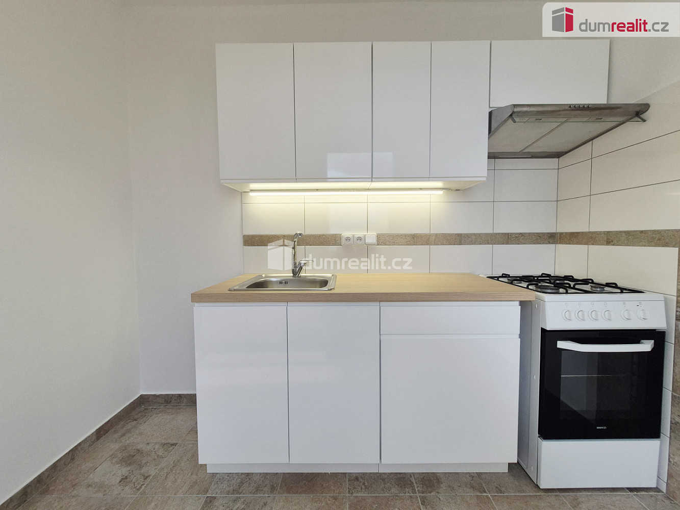 Pronájem bytu 2+kk 39 m² — photo 2