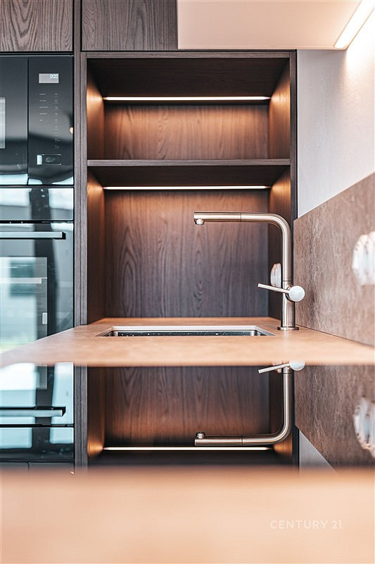 Pronájem bytu 4+kk 89 m² — photo 3