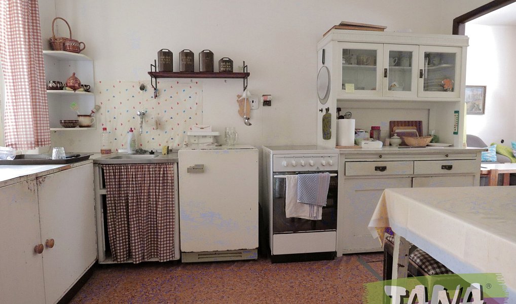 Prodej domu 316 m² s pozemkem 1 314 m², Pecka – náhled fotky 4