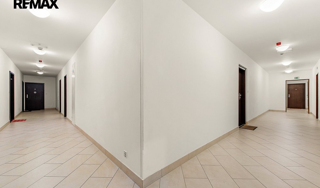 Prodej bytu 1+kk 34 m², Praha – náhled fotky 22