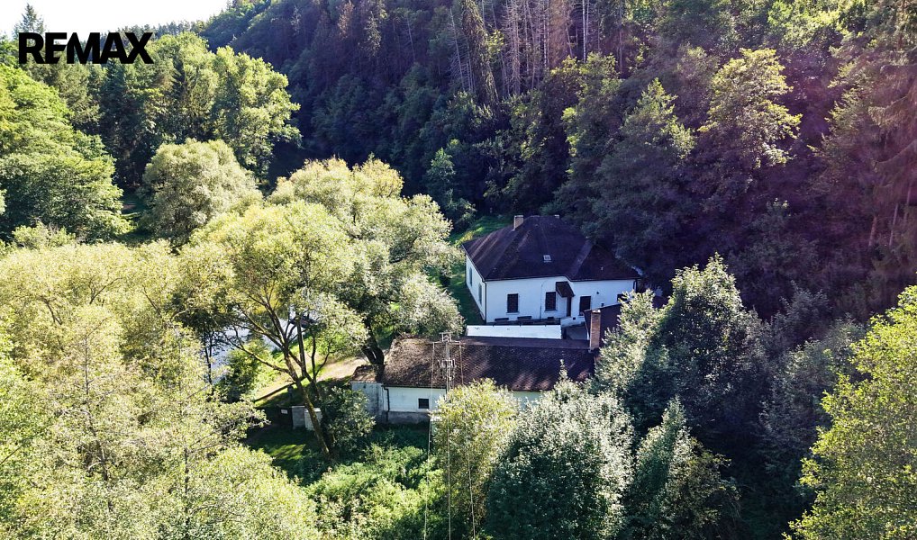 Prodej domu 210 m² s pozemkem 2 374 m², Stádlec – náhled fotky 10