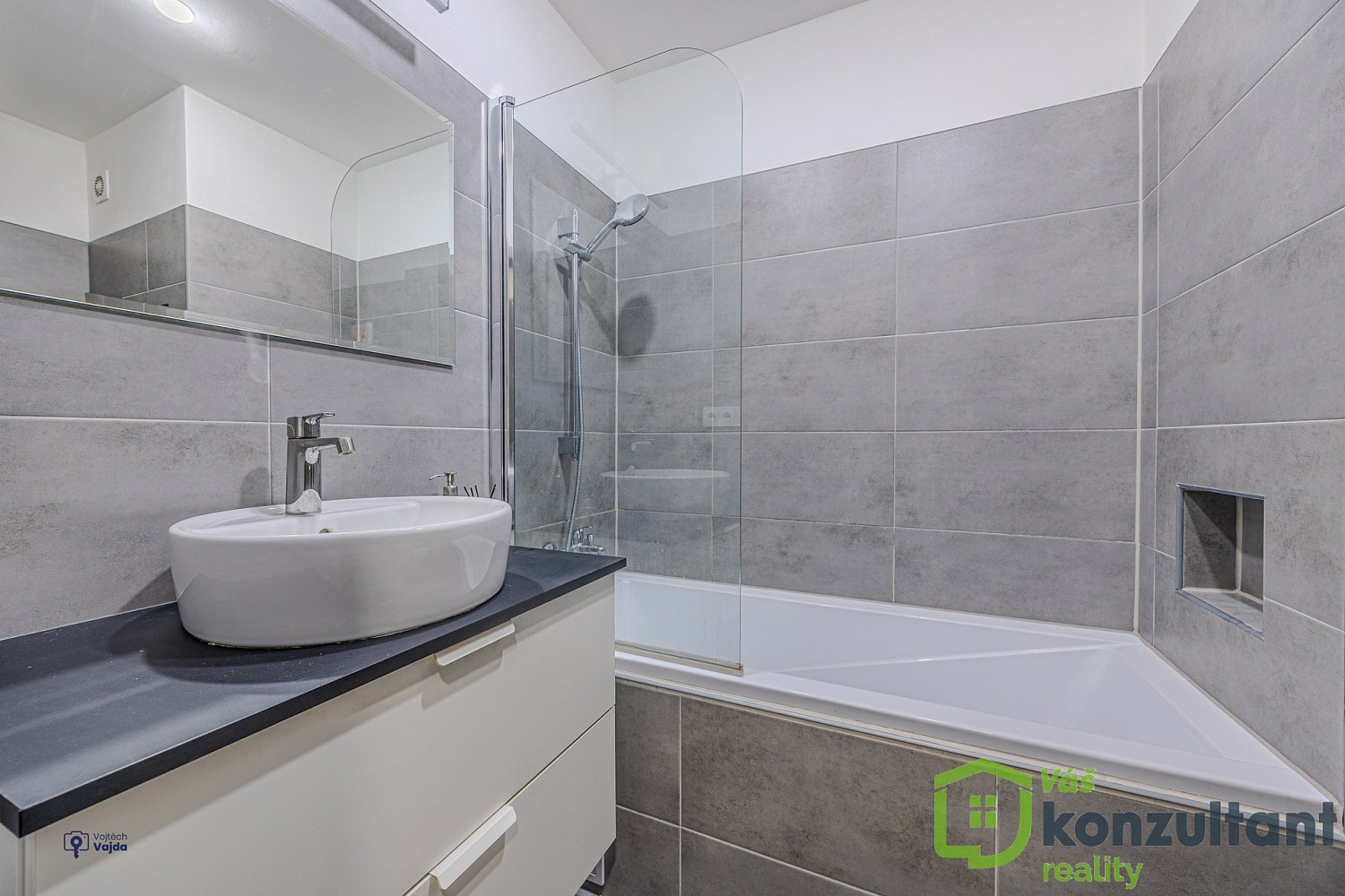 Pronájem bytu 2+1 64 m² – fotografie 3