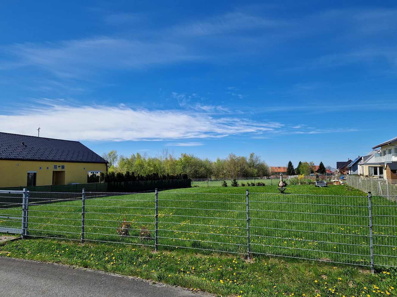 Prodej stavebního pozemku 950 m² – fotografie 2