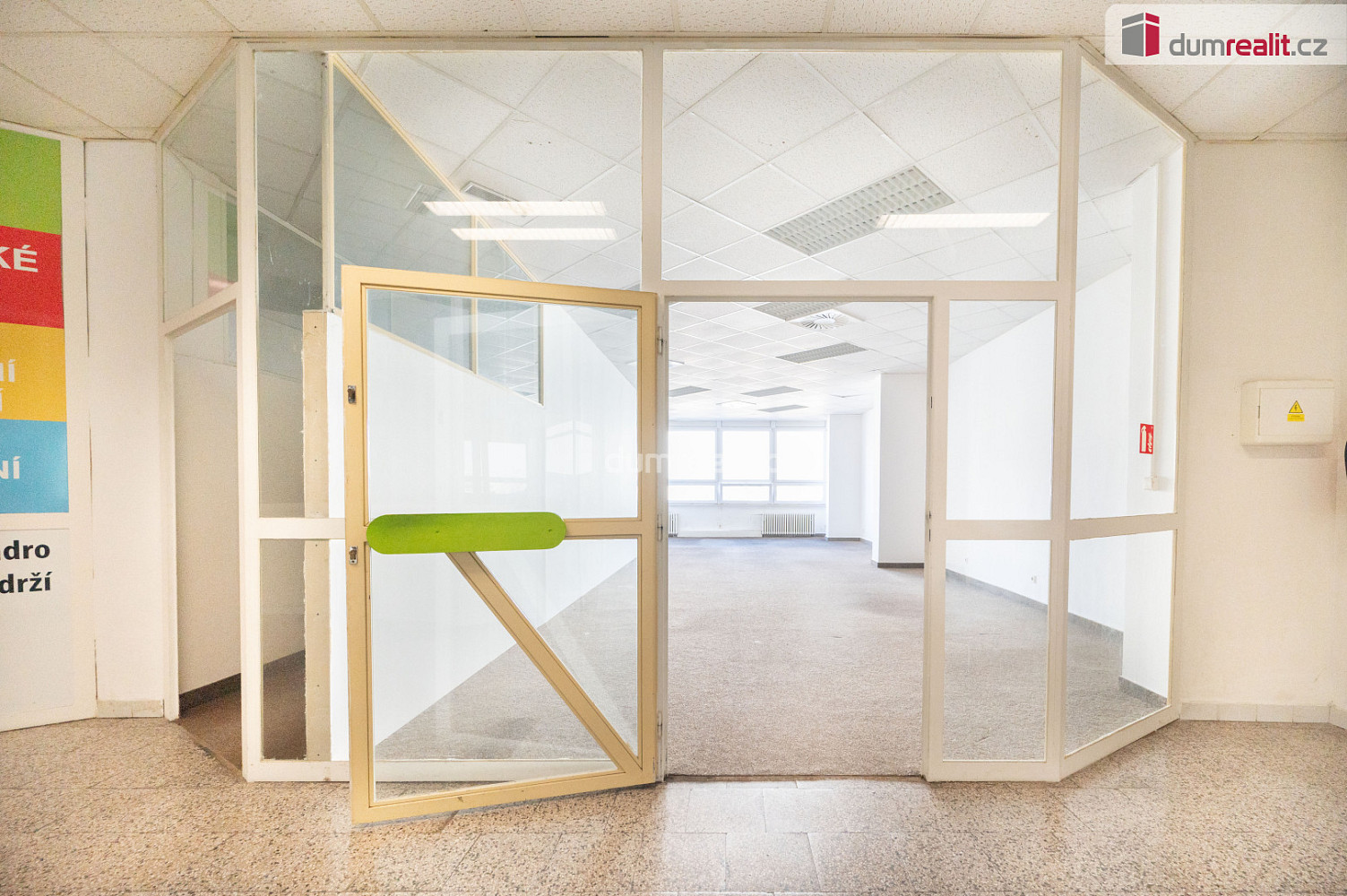 Pronájem obchodních prostor 62 m² – fotografie 3