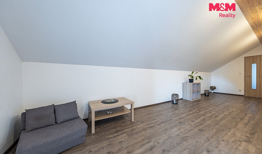 Prodej domu 200 m² s pozemkem 346 m², Komárov – náhled fotky 12