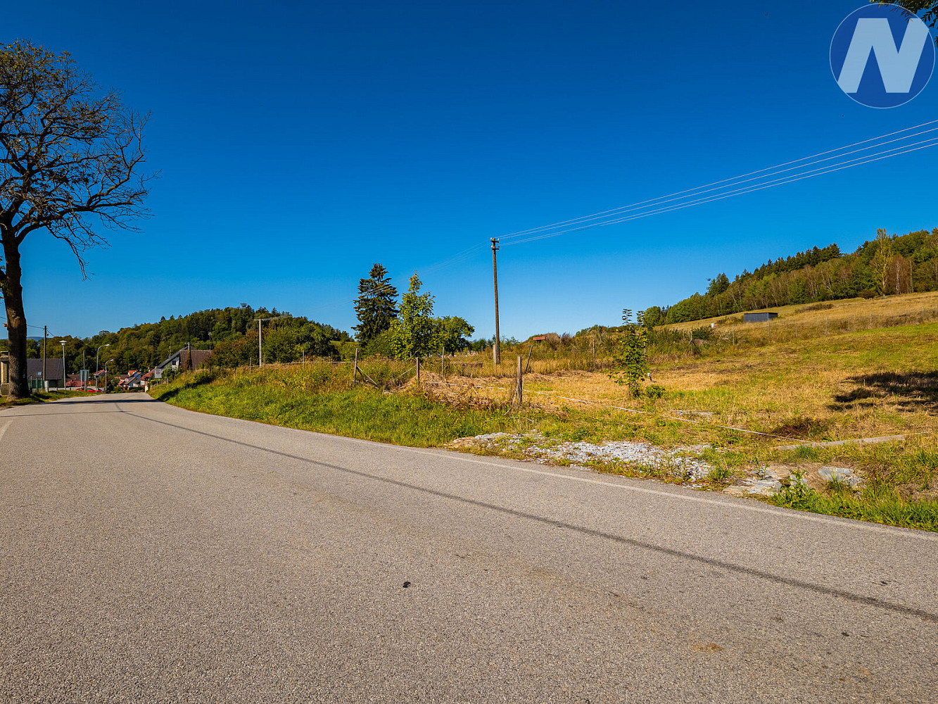 Prodej stavebního pozemku 1 714 m² – fotografie 3