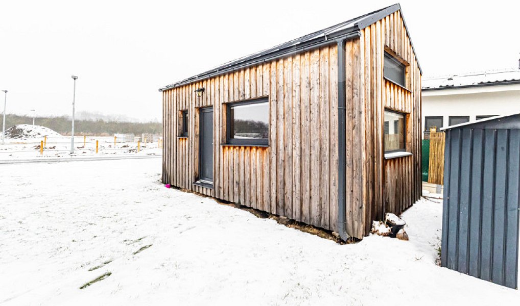 Prodej tiny house 20 m2 - plně vybavený, 2 loft na spaní, koupelna se sprchou, Přelouč – náhled fotky 8