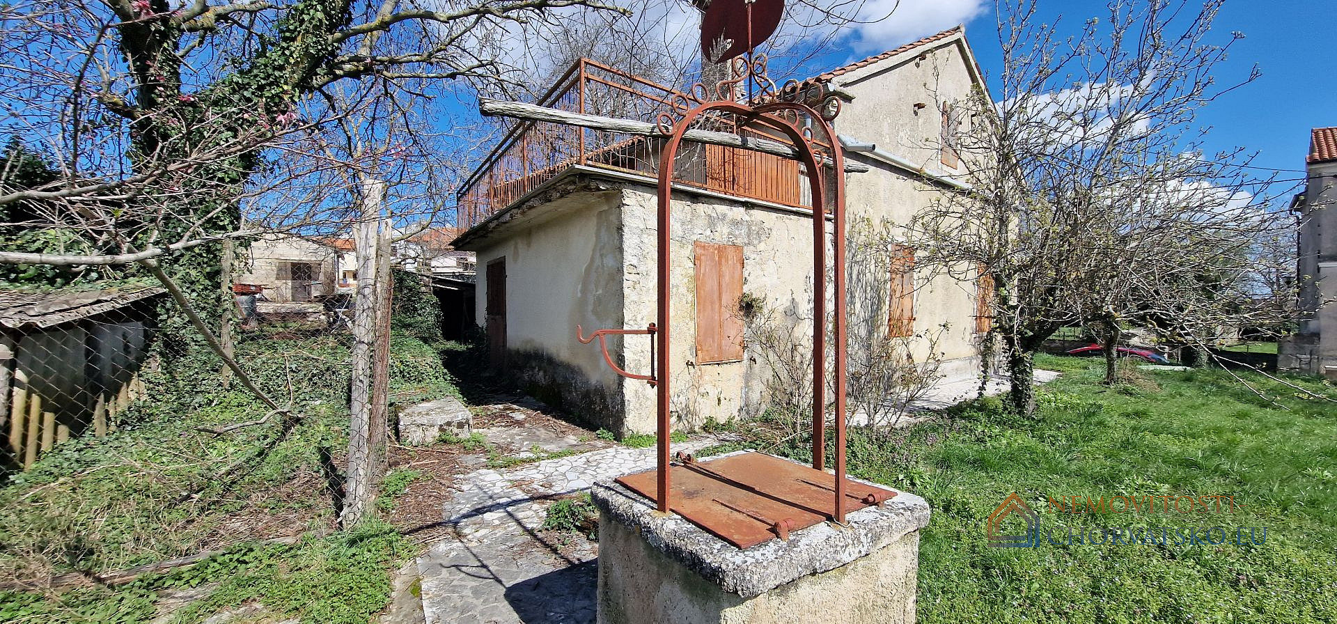 Prodej domu 190 m² s pozemkem 409 m² - Widok 3