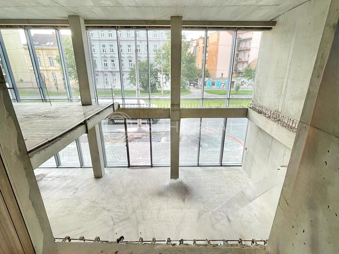 Pronájem obchodních prostor 310 m² — photo 3