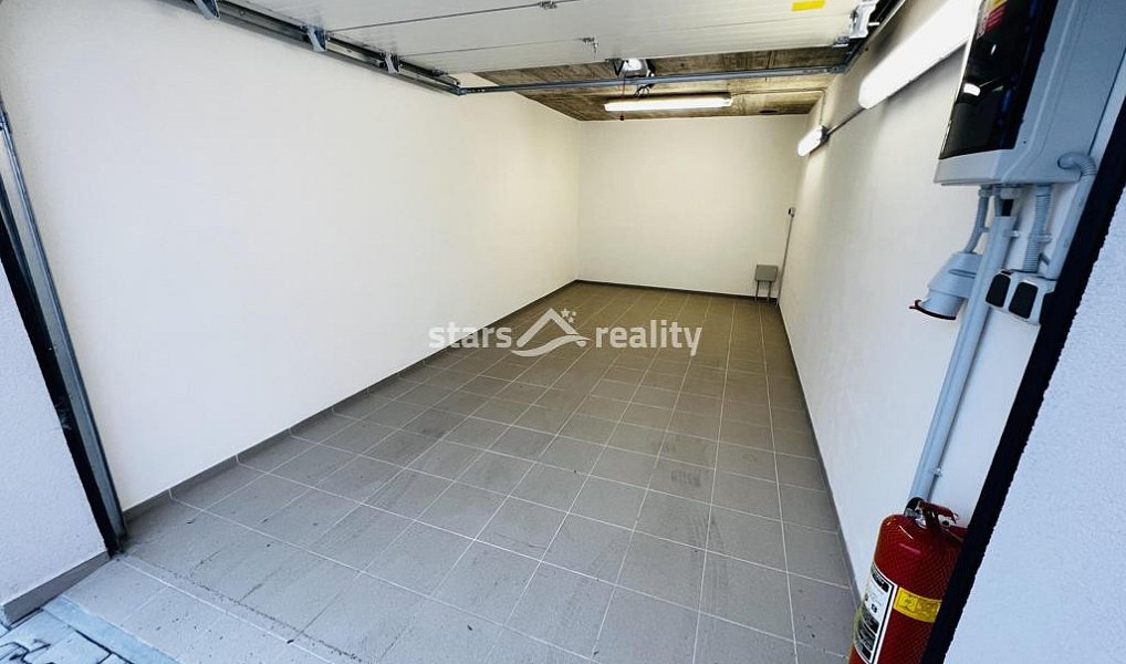 Pronájem garáže, 16 m², Praha-východ, Odolena Voda