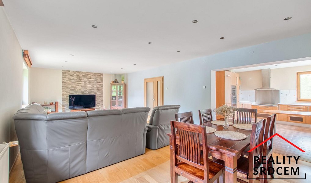 Prodej domu 170 m² s pozemkem 921 m², Bystřice – náhled fotky 8
