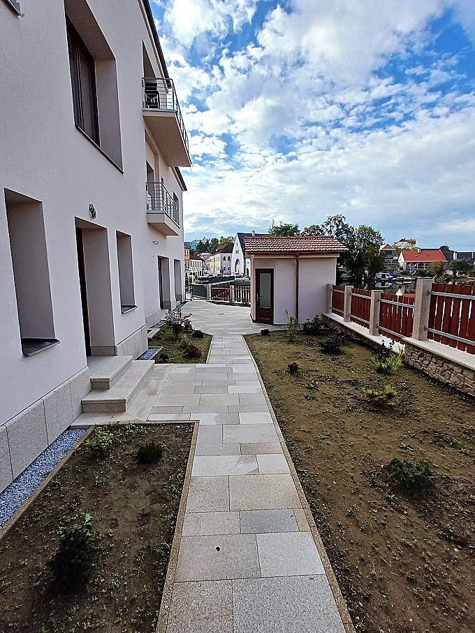 Pronájem bytu 1+kk 33 m² – fotografie 5