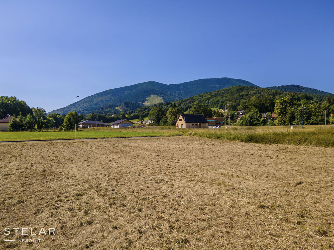 Prodej stavebního pozemku 1 552 m² – fotografie 3