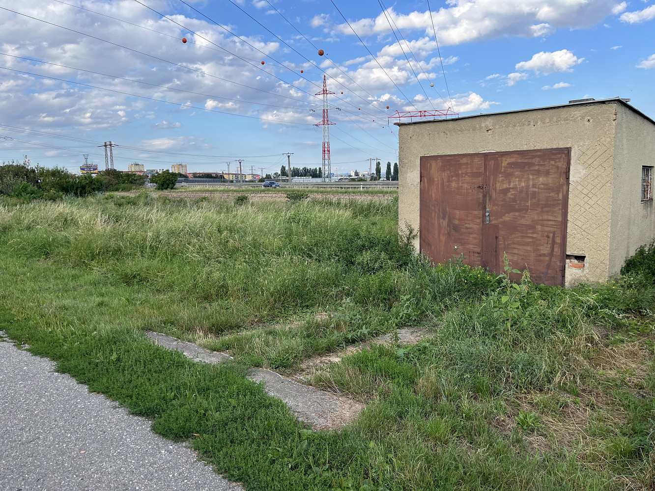 Garáž 24 m2 s travnatou zahradou 875 m2 lidická - prostějov — photo 4