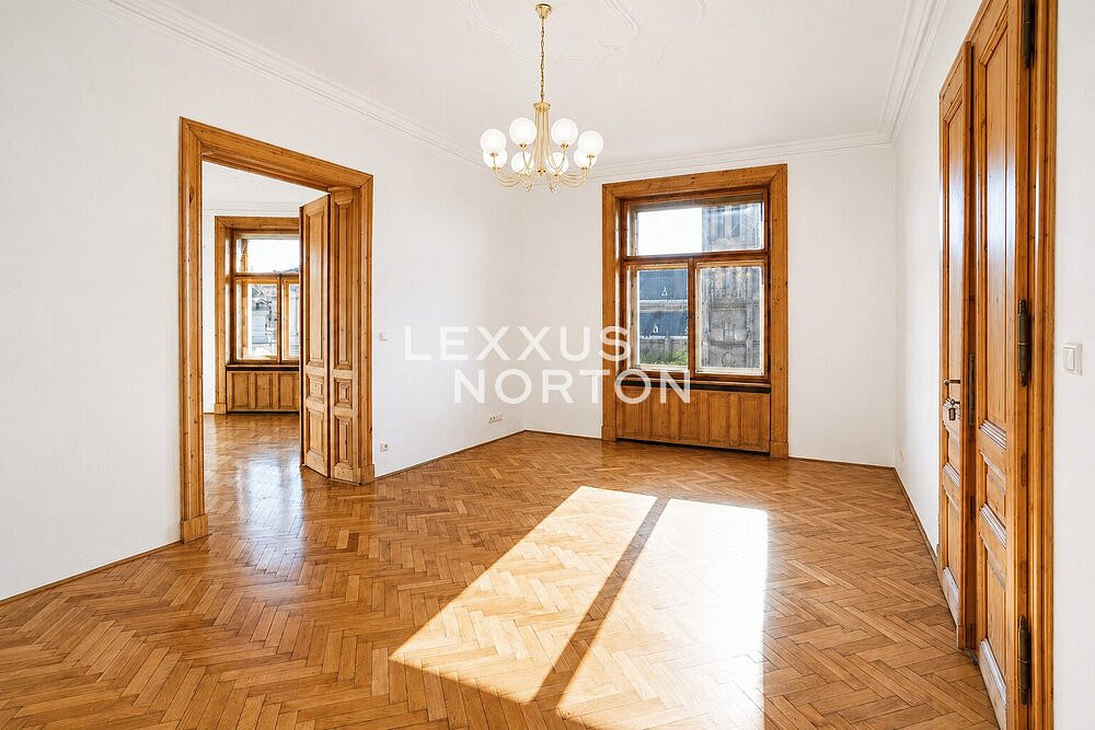 Pronájem bytu 6+kk 255 m² — photo 4