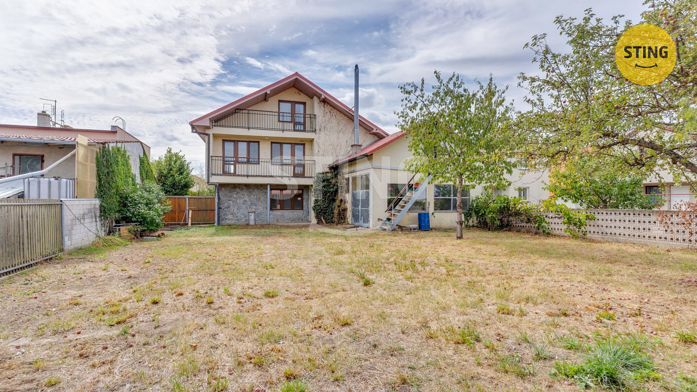 Prodej domu 360 m² s pozemkem 805 m² – fotografie 2