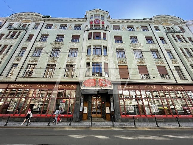 Pronájem kanceláře 538 m²