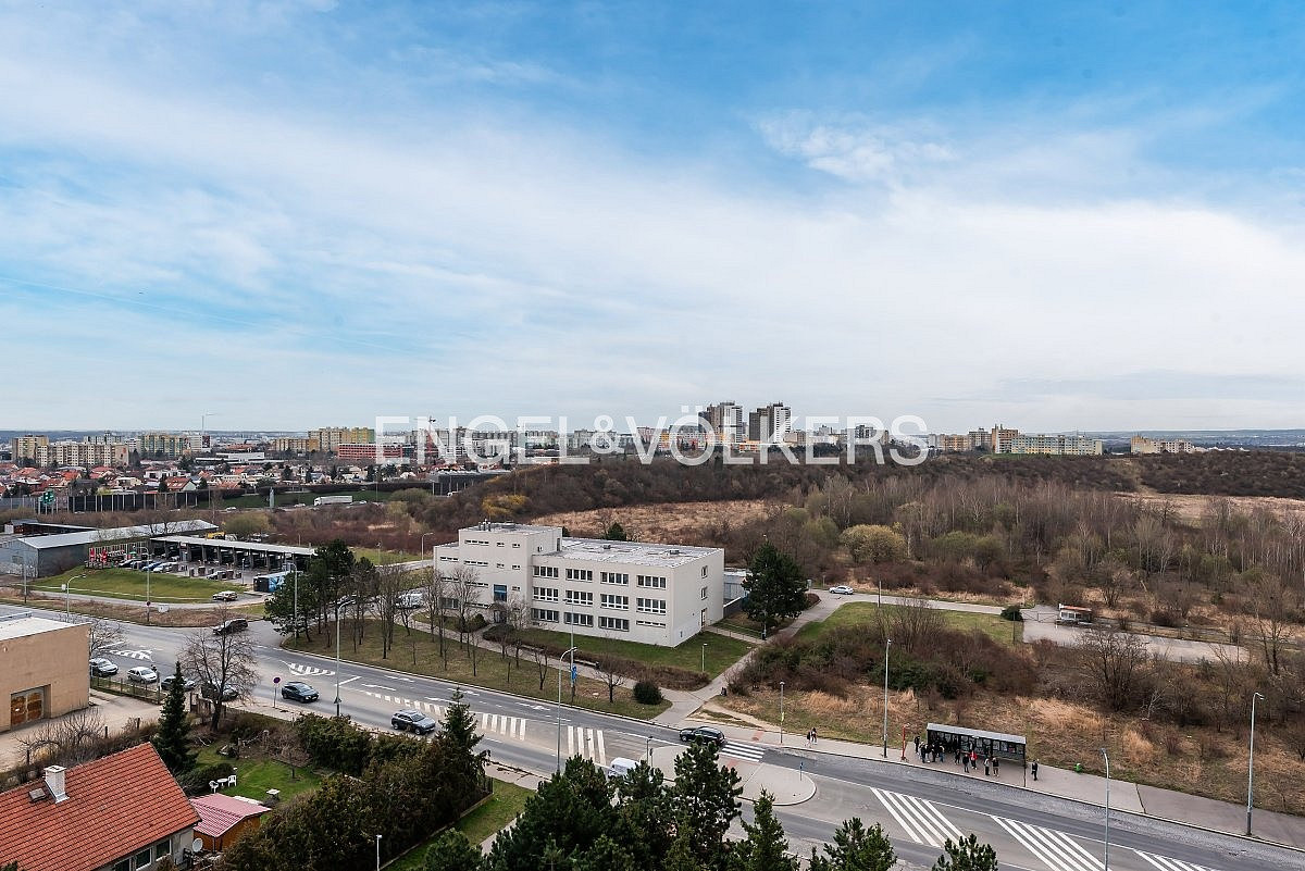 Pronájem kanceláře 350 m² – pohled 5