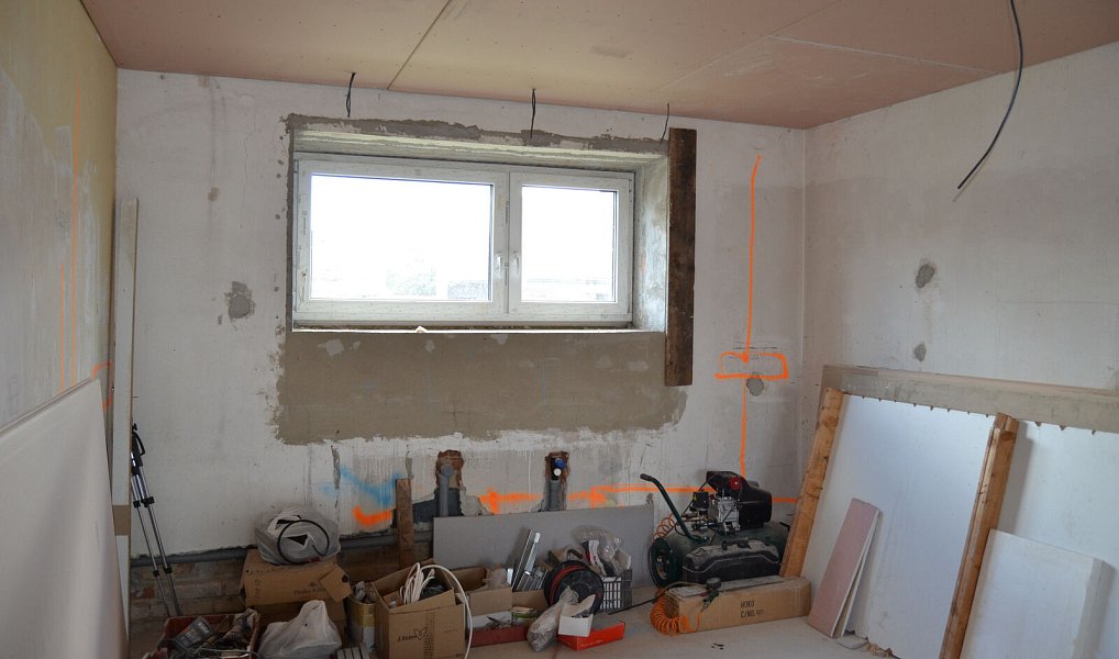 Prodej domu 200 m² s pozemkem 889 m², Bánov – náhled fotky 3