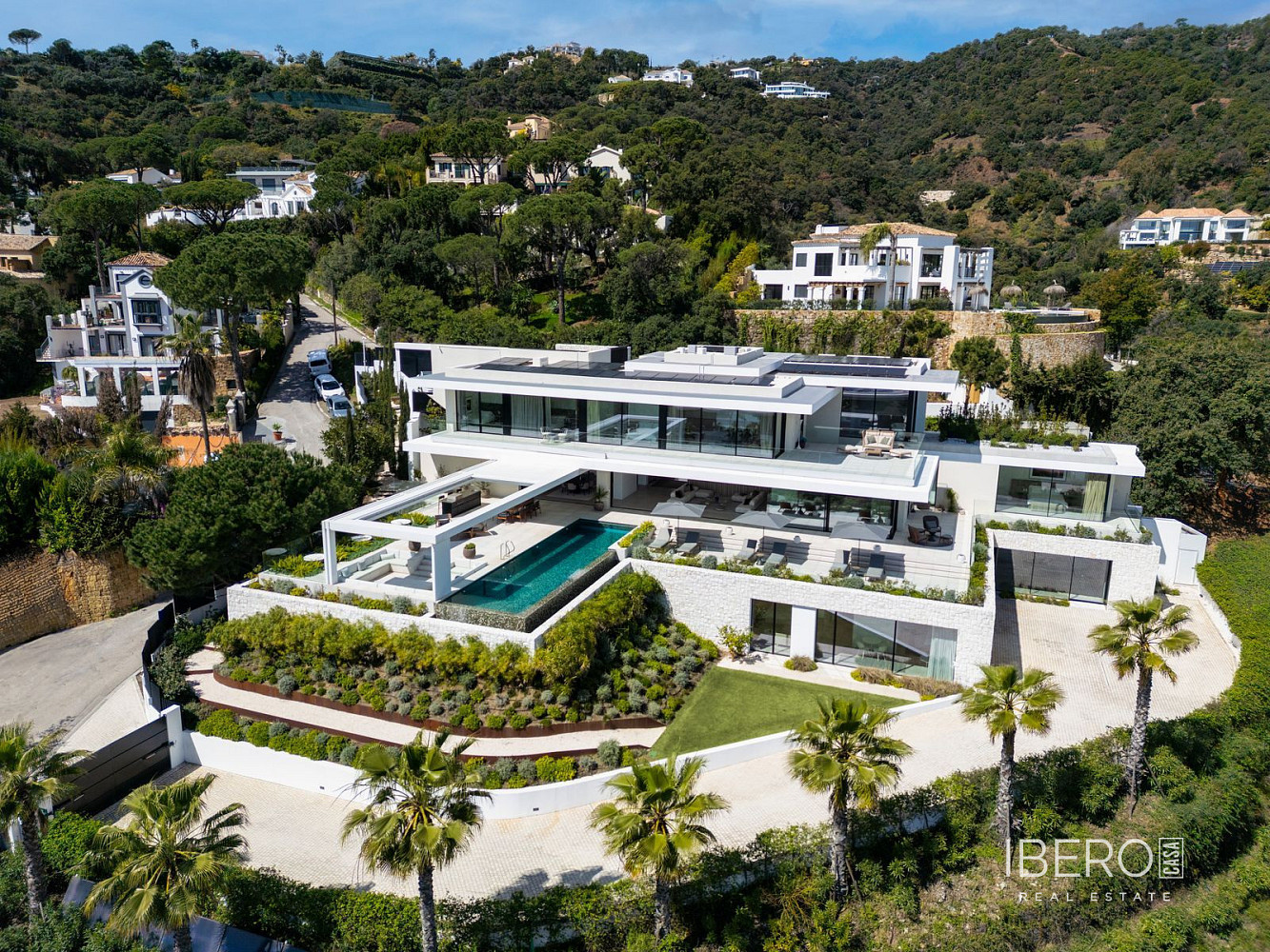Prodej domu 1 445 m² s pozemkem 5 100 m²