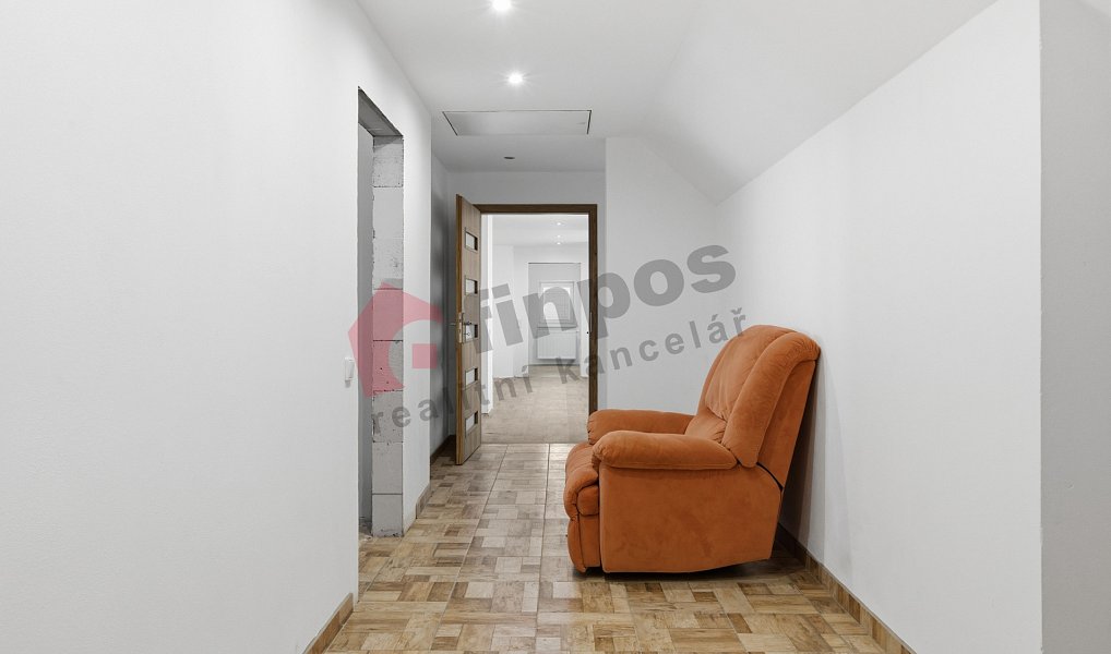 Prodej domu 282 m² s pozemkem 409 m², Velemín – náhled fotky 15