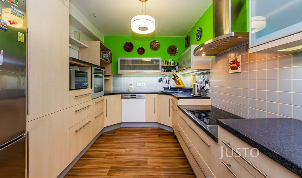 Prodej domu 206 m² s pozemkem 351 m², Praha – náhled fotky 9
