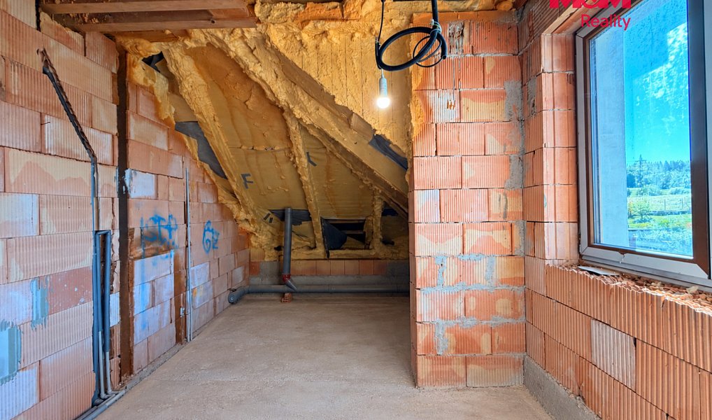 Prodej domu 253 m² s pozemkem 1 752 m², Dubno – náhled fotky 6