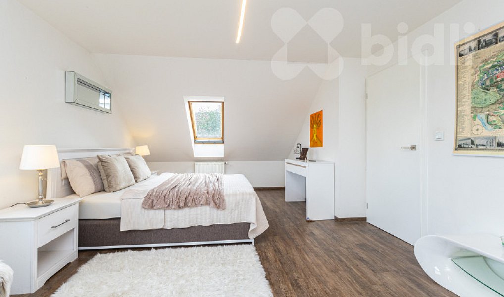 Prodej domu 205 m² s pozemkem 809 m², Jesenice – náhled fotky 20