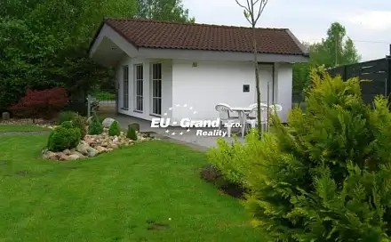 Prodej, garáž a parcela, 1524 m2