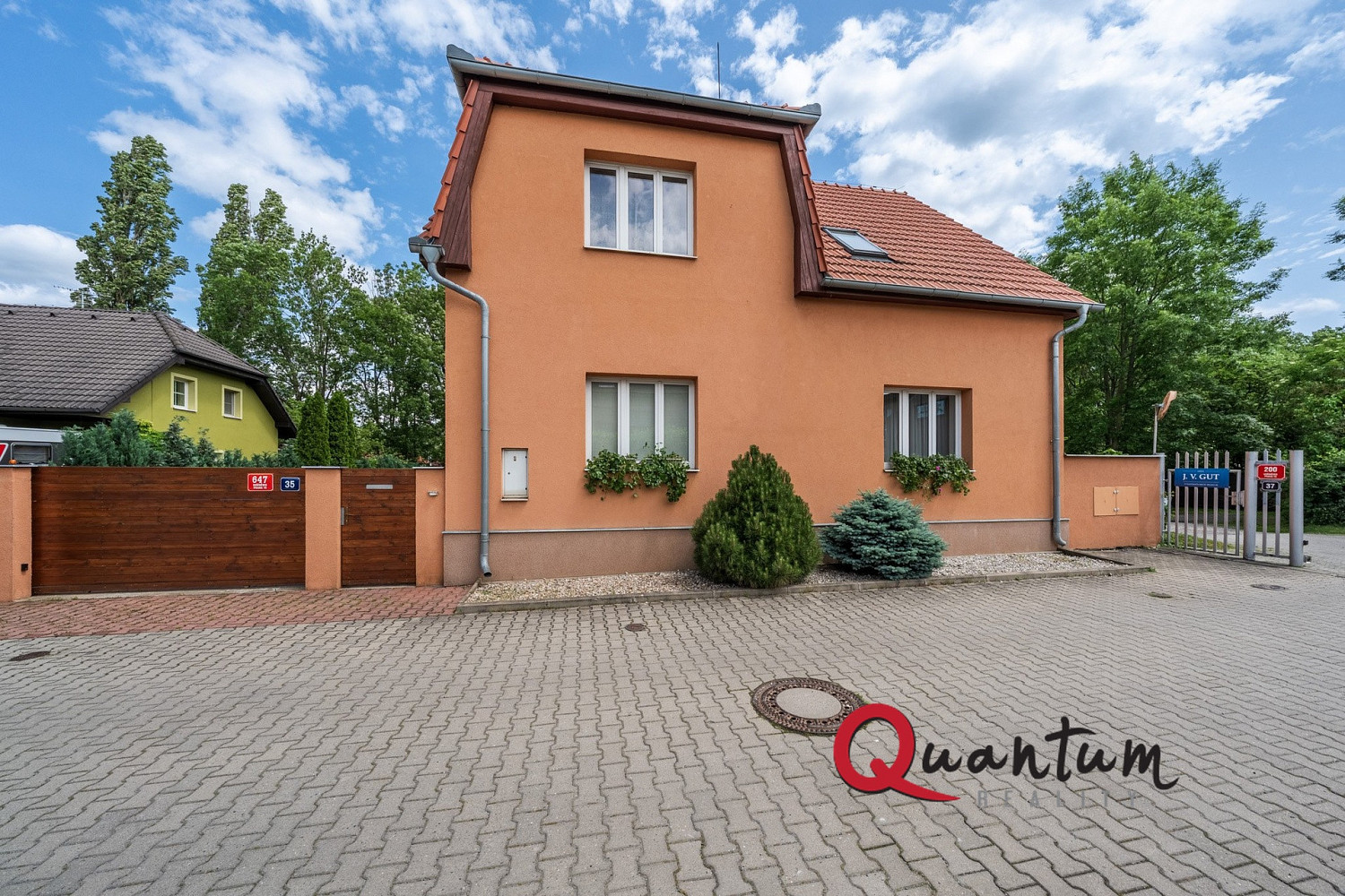 Prodej domu 279 m² s pozemkem 766 m²