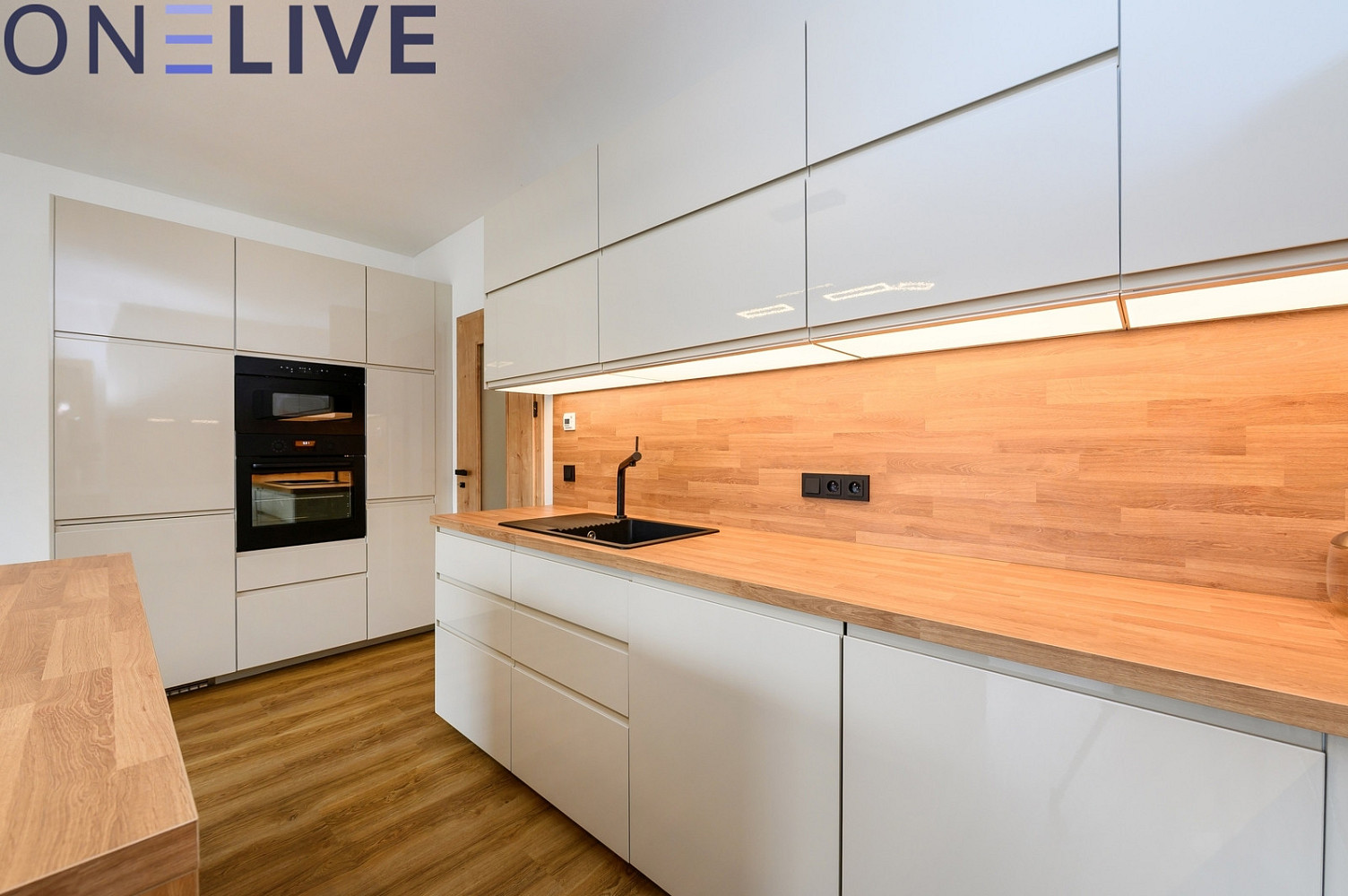 Pronájem bytu 3+kk 84 m² — photo 4