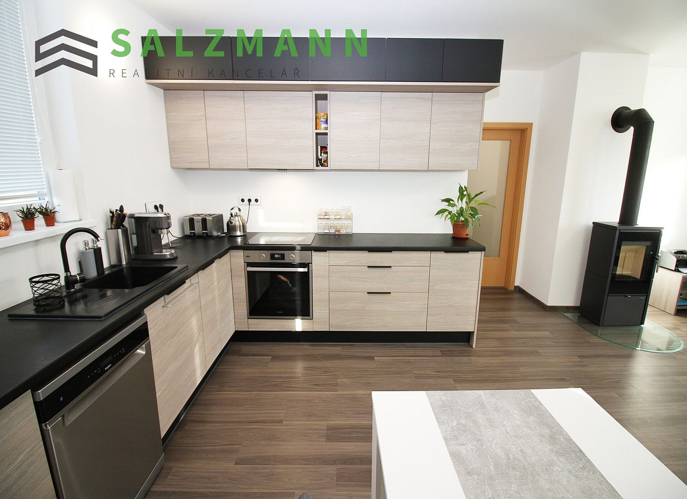 Pronájem bytu 4+kk 82 m² – fotografie 2