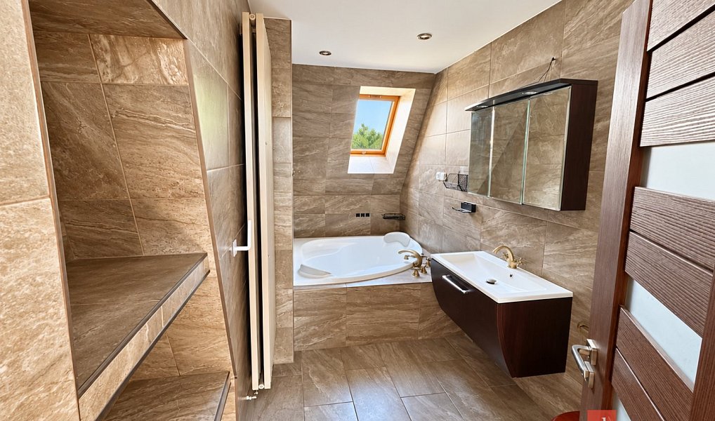 Prodej bytu 4+kk 165 m², Litvínov – náhled fotky 7