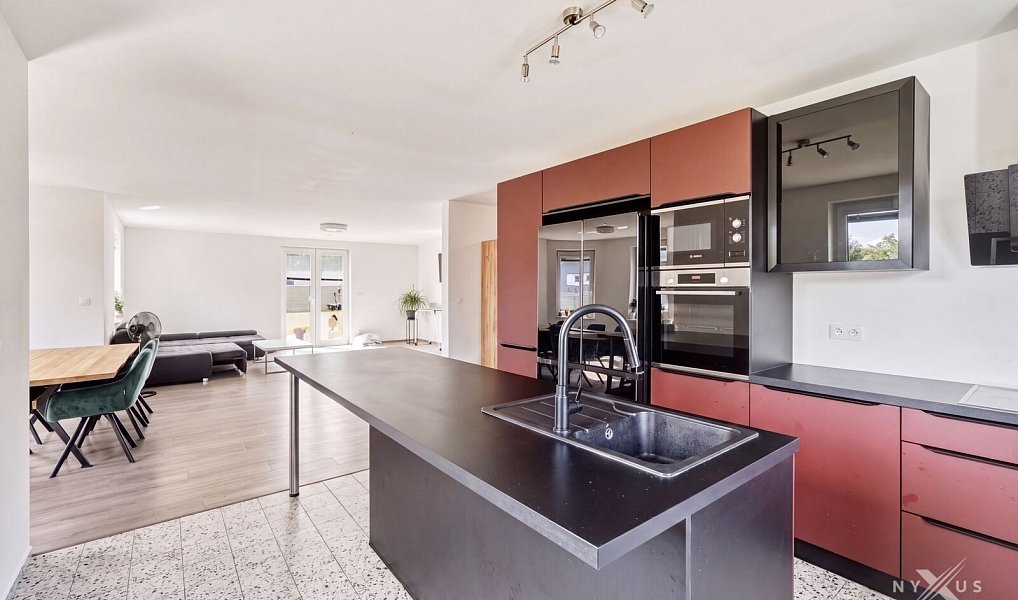 Prodej domu 150 m² s pozemkem 1 063 m², Postřižín – náhled fotky 3