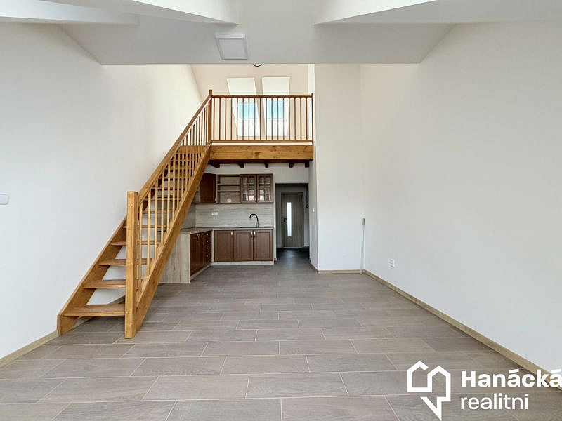 Pronájem bytu 2+kk 50 m² – fotografie 3