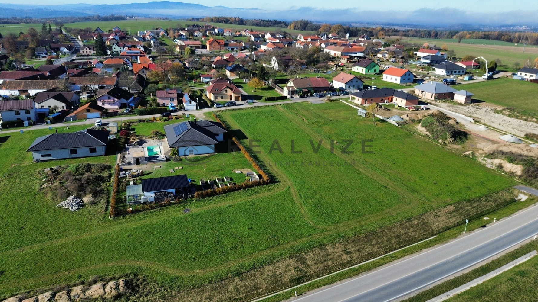 Prodej stavebního pozemku 2 274 m² – fotografie 2