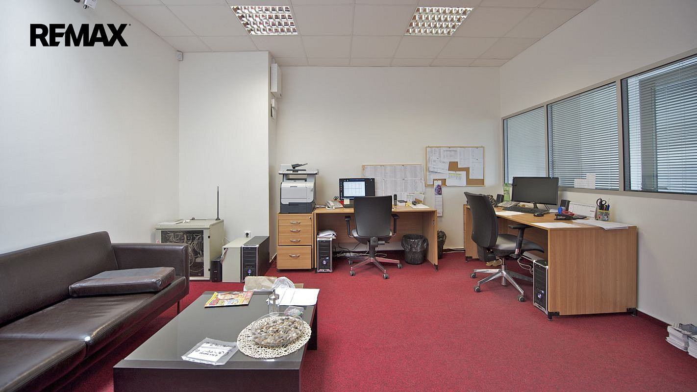 Pronájem skladovacích prostor 1 395 m² – fotografie 3
