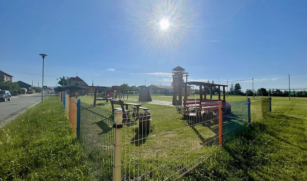 Prodej stavebního pozemku 679 m², Přáslavice – náhled fotky 9